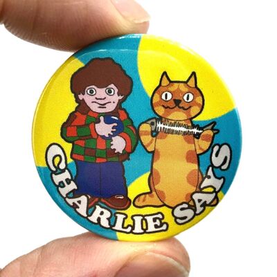 Insignia de pin de botón Charlie Says (paquete de 3)