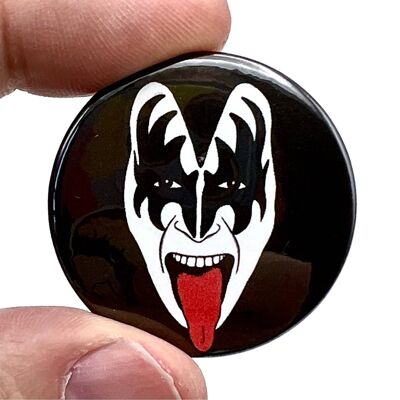 Spilla con bottone ispirato al Kiss Rock