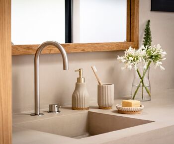 Porte-savon de salle de bain moderne en bois et résine beige 3