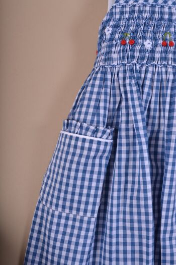 Robe cache cœur en vichy bleu denim, col et buste à volants 5