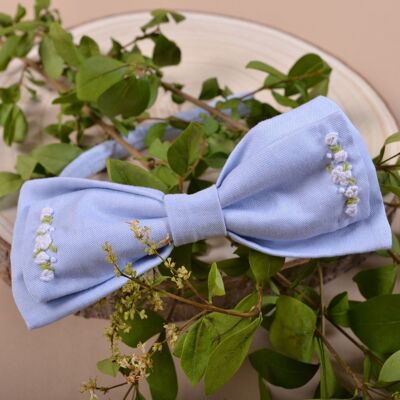 Hand-embroidered bow headband, sky blue chambray