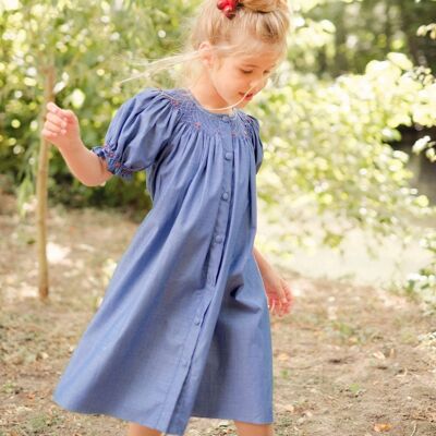Smocked dress at the collar and sleeves, open in front, End-on-end denim