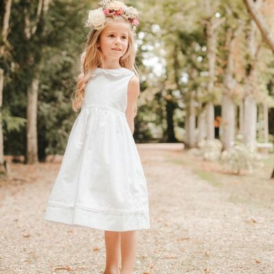 Sleeveless dress with double smocked collar in white piqué