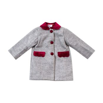 Manteau en laine grise et détails en velours bordeaux 2