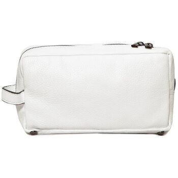 Trousse de toilette blanche 1