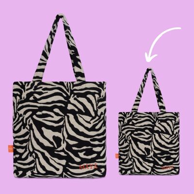 THE ZEBRĀ Mini shopper bag for fashionable kids to start twinning with zebra print