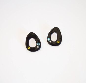 Boucles d'oreilles Celia Swarovski en céramique claire noire 2