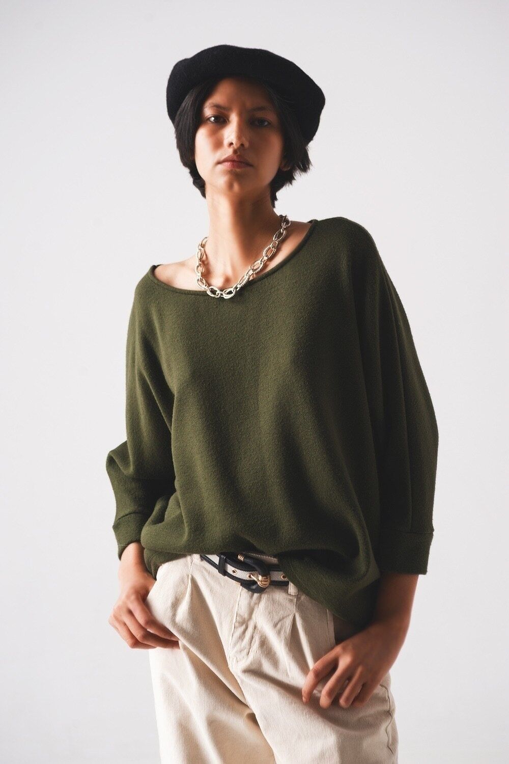 Maglione a pipistrello con scollo a barchetta color kaki