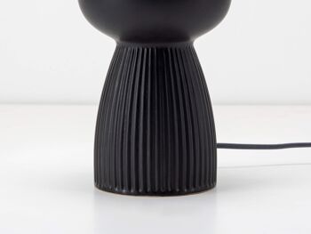 Lampe de table en céramique côtelée gris anthracite 2