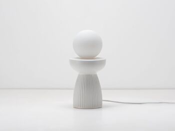 Lampe de table en céramique nervurée Sandshell 10