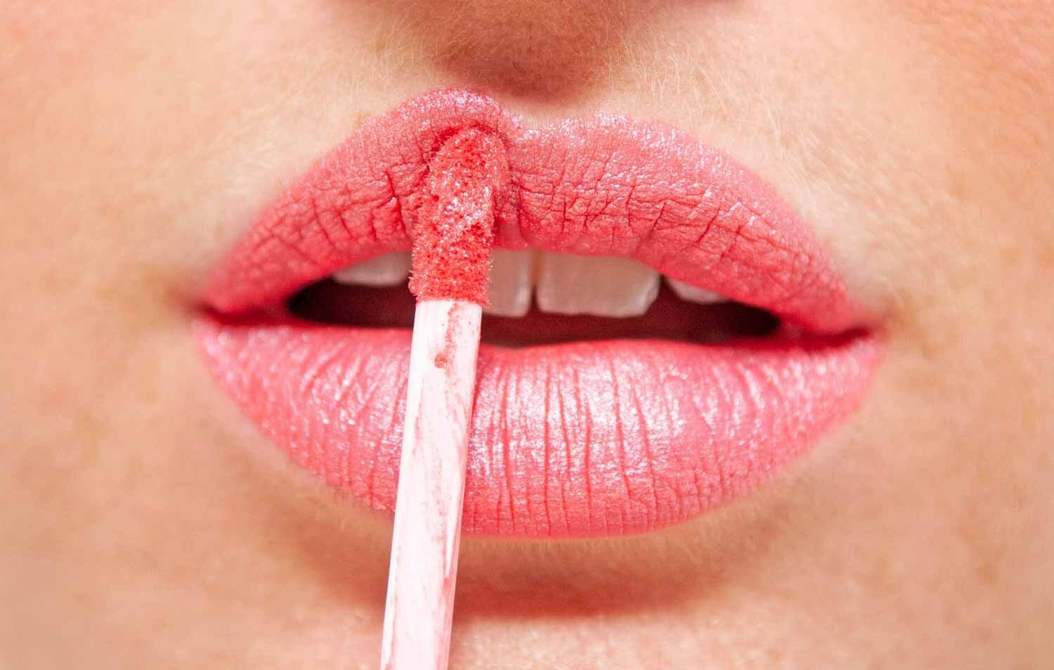 Aufpolsternde Lippenstifte - Metal Lip Booster - Hänsel Gretel