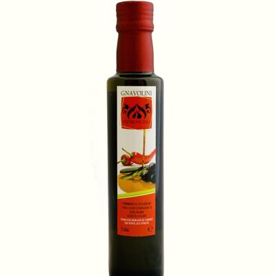 Condimenti aromatizzato al PEPERONCINO a base di olio extravergine di oliva 100 % italiano estratto a freddo.