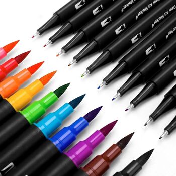 Ensemble de 36 marqueurs doubles BLACK LINEcolor, pointe fine 0,4 mm et pointe pinceau aquarelle professionnelle. Forme ronde ergonomique pour lettrage, calligraphie, illustrations... DMAL0046C91Q36 2