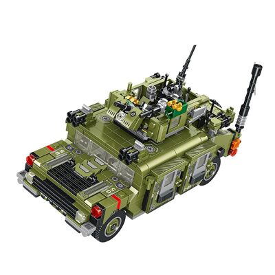Military combat vehicle 8 in 1, with 745 pieces. Build 8 individual models, with 3 shapes each. DMAK0628C23