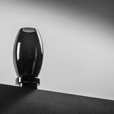 Innovador jarrón moderno, top design, cristal negro de alta gama.RUD22