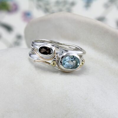 Handgefertigter Ring aus Sterlingsilber mit blauem Topas und Rauchquarz