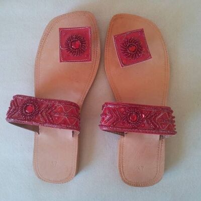 Summer sandals with leather sole.