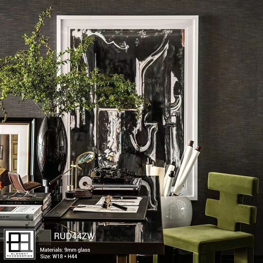 Grande vaso moderno, design innovativo, vetro nero di fascia alta. RUD44