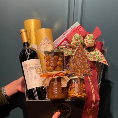 Christmas tree gourmet basket