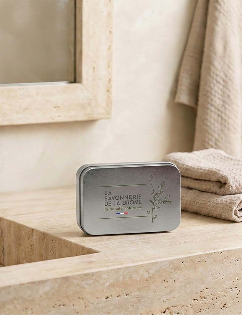 Seifendose aus Metall mit Blumenzweig