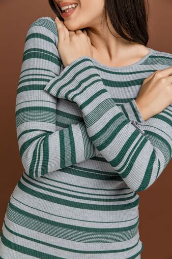 Robe verte en tricot à rayures de Si Fashion 6