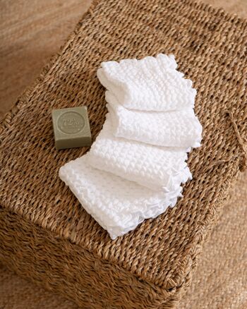 Essuie-mains gaufré en coton extra doux de couleur blanche 1