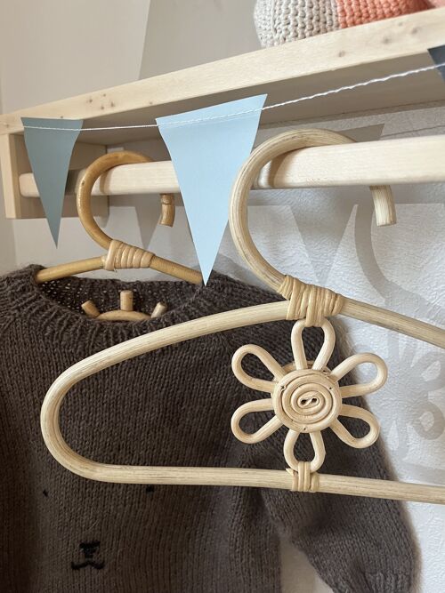 Mini hangers for children
