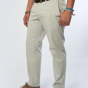 Pantalon chino tissé en satin beige stretch.