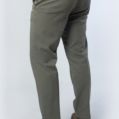 Pantalón chino elástico tejido microestructura marrón.