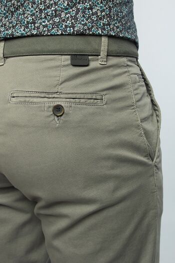 Pantalon chino stretch tissé à microstructure gris. 12