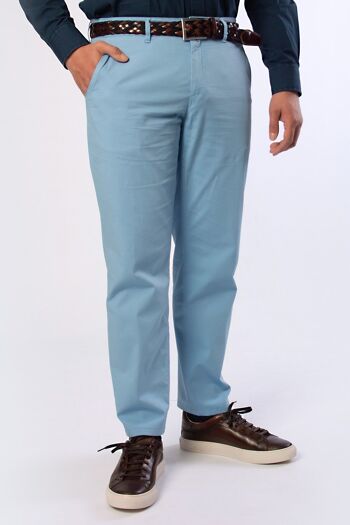 Pantalon chino stretch avec tissu microstructure rhomboïde ocre. 5