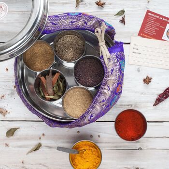 Boîte à épices indienne avec 9 épices et sari en soie fait à la main | Gagnant du cadeau de l'année 6