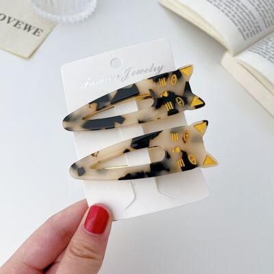 Cats' whiskers hair clips