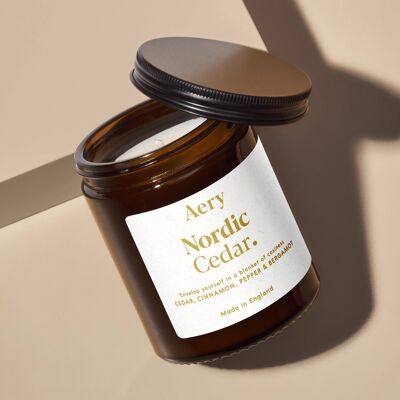 Nordic Cedar Duftkerze im Glas - Zedernzimt und Bergamotte
