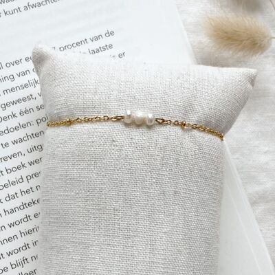 handmade freshwater pearl bracelet zoelle