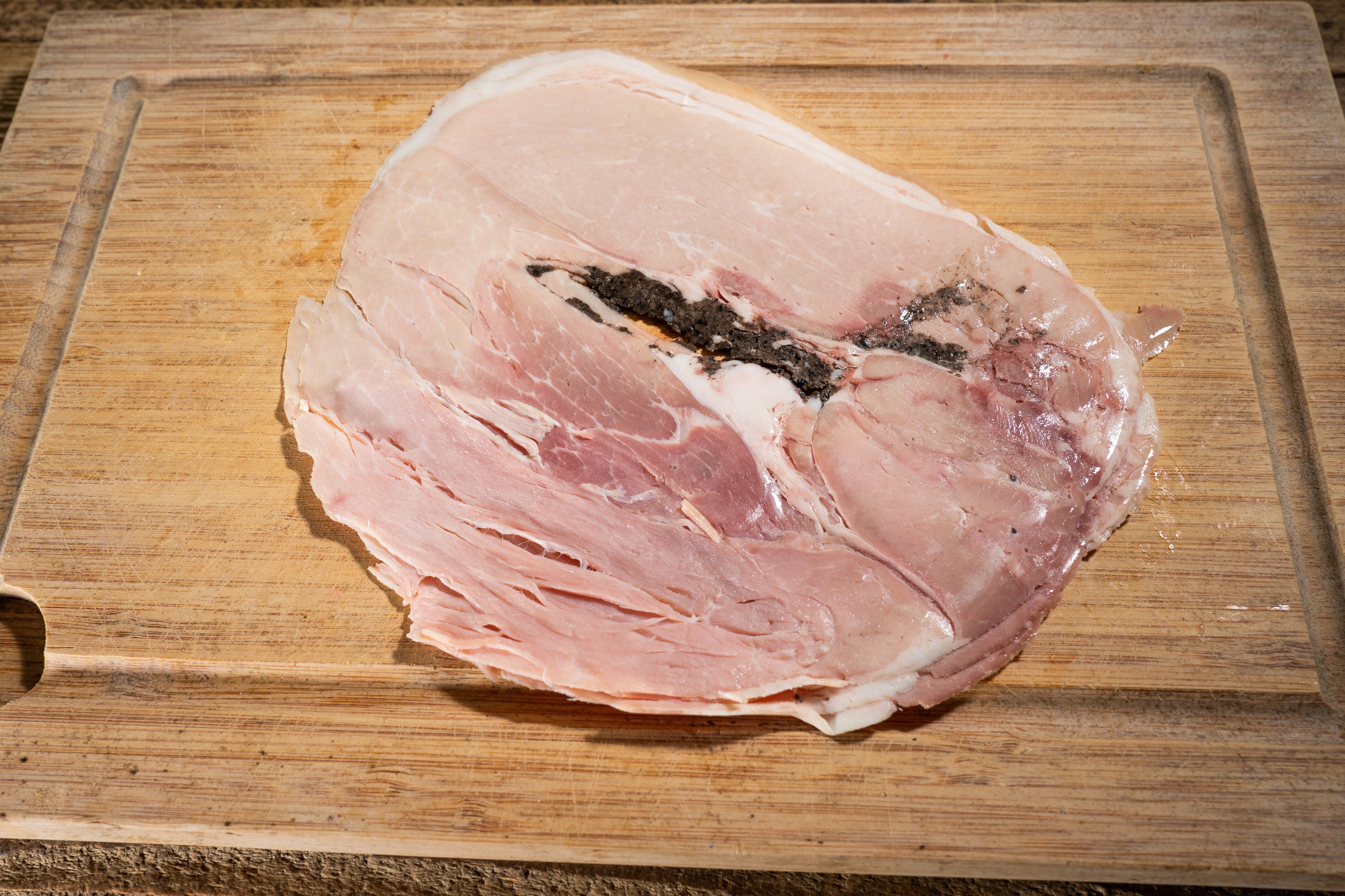 Sliced truffled free-range white ham