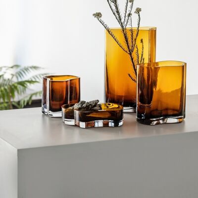 Florero de diseño moderno en vidrio inspirado en CORAL + Aalto, COR20 Grey, AMber, White o CLear