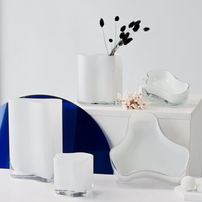 Hohe Vase in modernem Design, inspiriert von CORAL + Aalto, COR30 GRay, WHite, AMber oder CLear