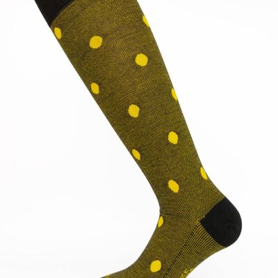 Gelbe Socke mit Wabenmuster und Tupfen