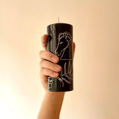 Bougie pilier noire haute design gréco-romain - Cadeau, Déco, Tendance, Jeune & Noël