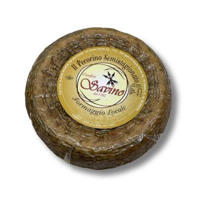 Mature dry cheese - Pecorino semi staggionato - Pecorino semi-matured with Gargano sheep's milk
