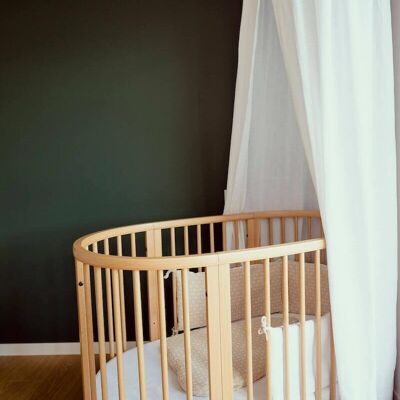 white bed canopy