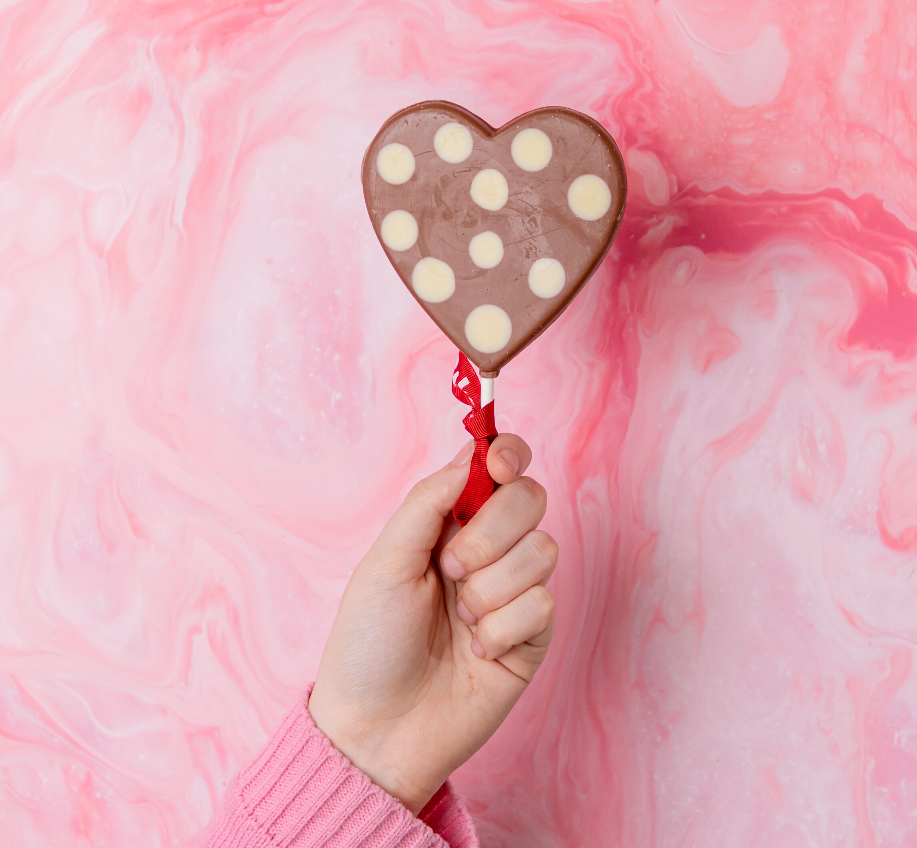 Milk Polka Dot Heart Lolly – 12 x 60 g