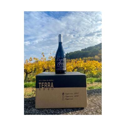 TOP 3 VIVINO.   Vino tinto AOC CÔTES DU RHÔNE "TERRA 6840, L'Esprit Rouge 2016".   Vino tinto potente y complejo.