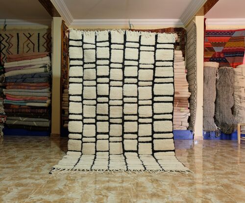 Authentic Moroccan rug - E80