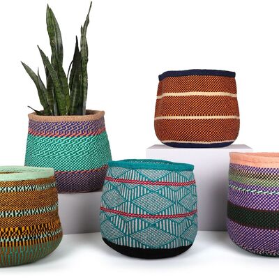 JUA: Nifty Knit: Small Planter or Storage