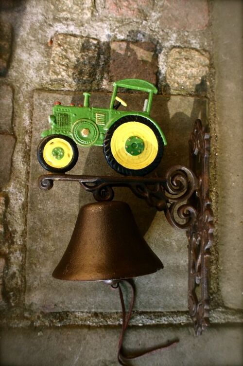Glocke für die Haustür mit Oldtimer Traktor, hübsche Trecker- Gartenglocke grün