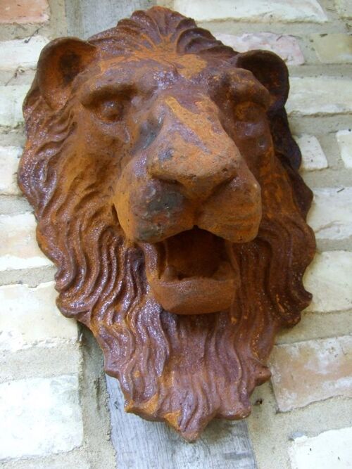 Löwenkopf - gewaltiger Löwe als beeindruckende Wanddekoration