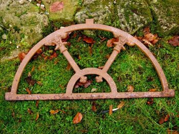 Fenêtre en fer mur de jardin, fenêtre en treillis, fenêtre de grange, fenêtre Roje medi