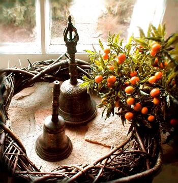 Ensemble de cloches -laiton antique- 2 belles cloches de table festives avec un son merveilleux